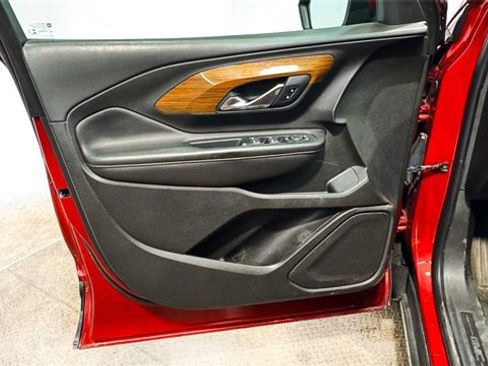 Used 2018 GMC Terrain SLE image 23