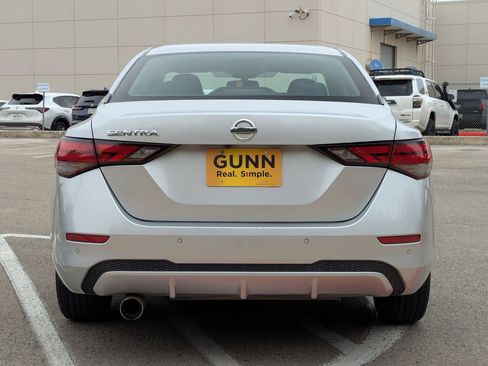 Used 2022 Nissan Sentra S image 5