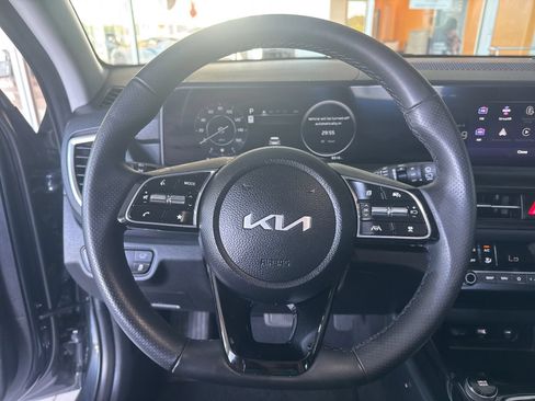 Used 2024 Kia Seltos SX w/ SX Sunroof Package AWD/4WD image 21