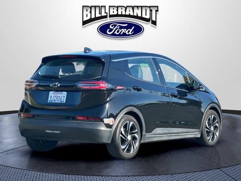 Used 2023 Chevrolet Bolt LT w/ Infotainment Package FWD image 3