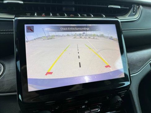 Used 2022 Jeep Grand Cherokee L Limited image 18