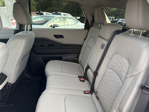 New 2025 Nissan Pathfinder SV w/ Black Appearance Package image 27