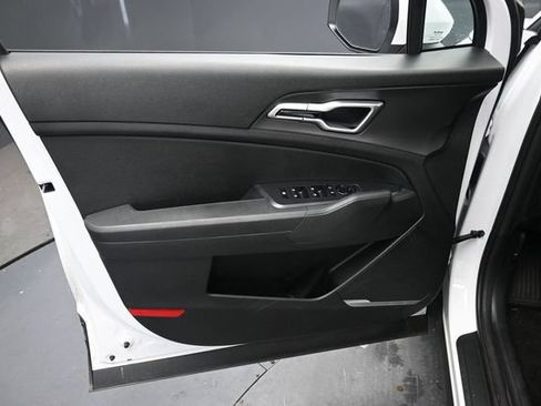 Used 2026 Kia Sportage LX FWD image 14