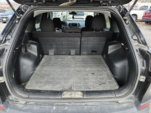 Used 2020 Jeep Cherokee Latitude image 25