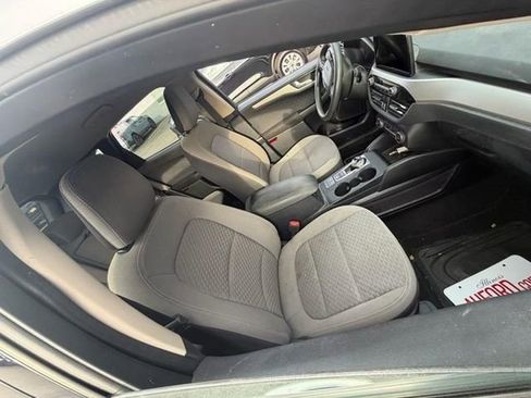 Used 2020 Ford Escape SE image 10