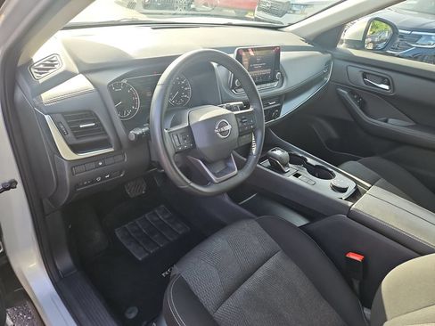Used 2025 Nissan Rogue SV AWD/4WD image 20