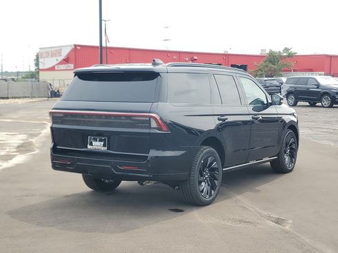 New 2027 Lincoln Navigator Reserve w/ Jet Appearance Package AWD/4WD image 4