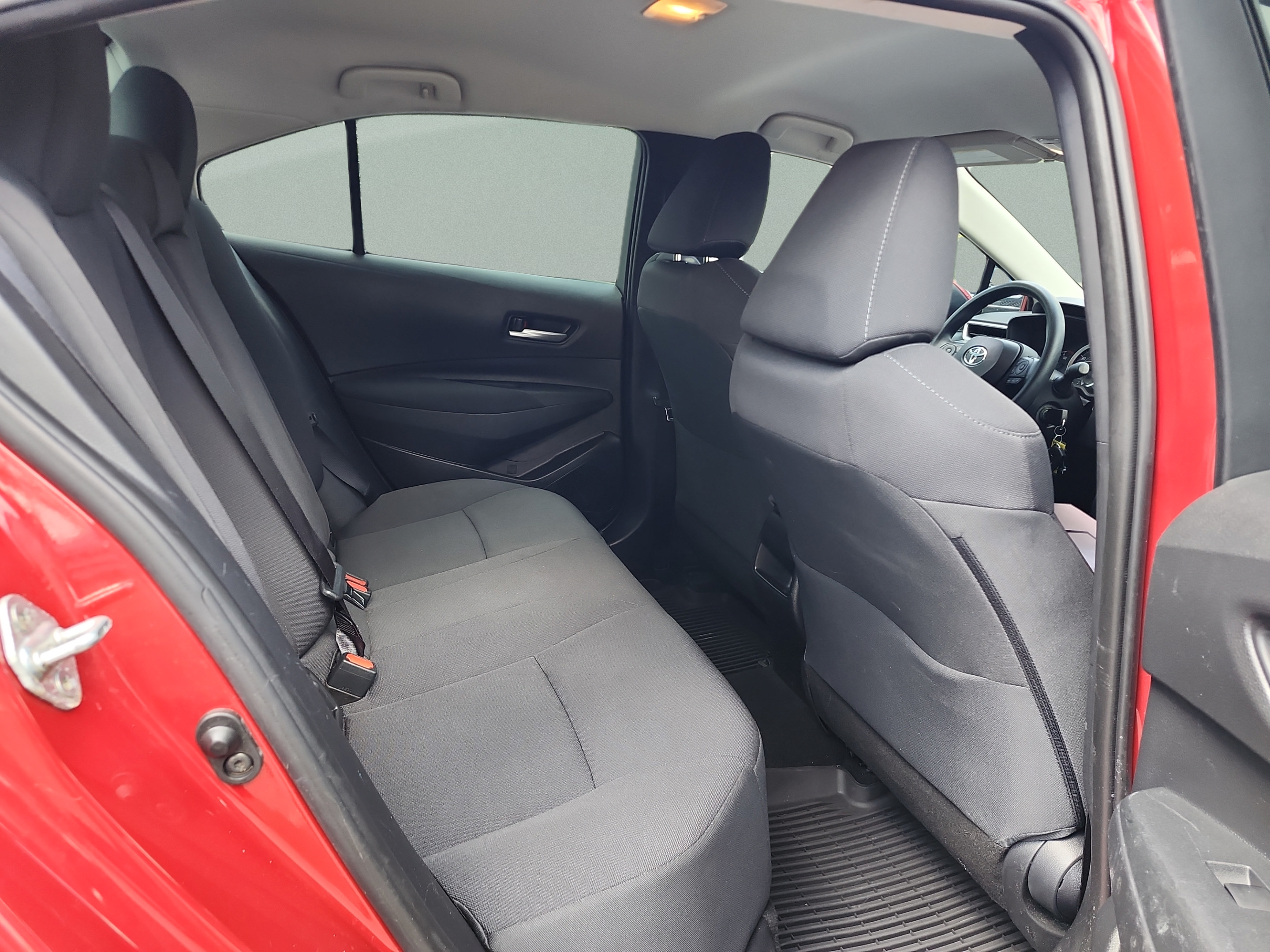 Used 2020 Toyota Corolla LE FWD image 17