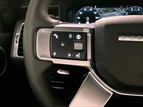 Certified 2025 Land Rover Discovery S AWD/4WD image 20