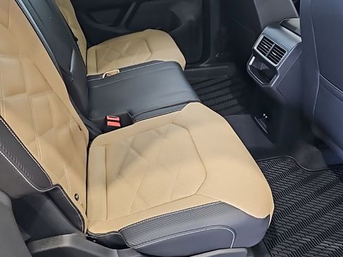 New 2026 Volkswagen Atlas Cross Sport SE AWD/4WD image 17