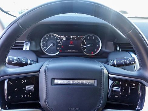 Used 2023 Land Rover Discovery Sport SE image 19