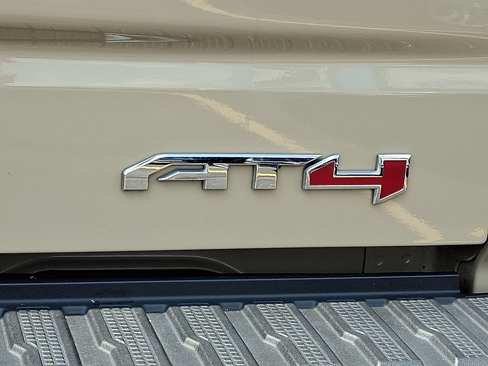 Used 2023 GMC Sierra 1500 AT4 w/ Technology Package AWD/4WD image 30