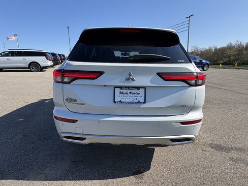 Used 2023 Mitsubishi Outlander SEL AWD/4WD image 4