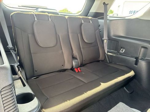 Used 2024 Ford Explorer XLT RWD image 23