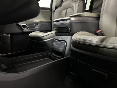 Used 2024 Rivian R1S Adventure AWD/4WD image 33