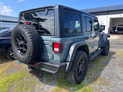 Used 2024 Jeep Wrangler Unlimited AWD/4WD image 7