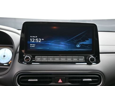 Used 2022 Hyundai Kona Limited image 9