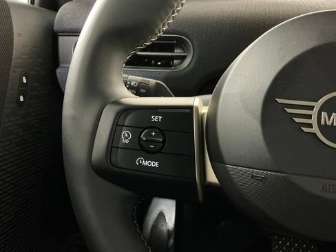 Used 2025 MINI Cooper S FWD image 15