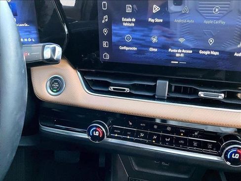 Certified 2025 Chevrolet Equinox ACTIV image 24