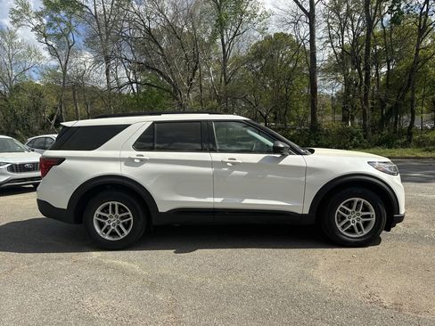 New 2026 Ford Explorer Active w/ Active Comfort Package RWD image 8