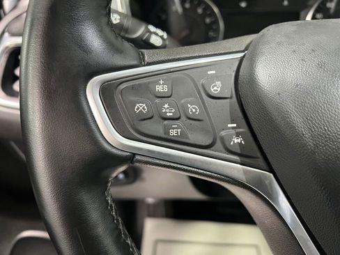 Used 2023 Chevrolet Equinox Premier image 12