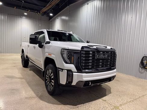Used 2024 GMC Sierra 2500 Denali Ultimate AWD/4WD image 4