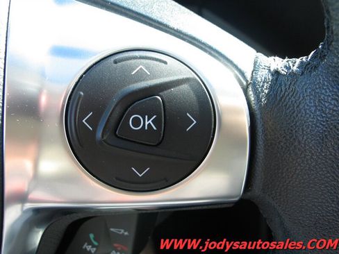 Used 2017 Ford C-MAX SE FWD image 14