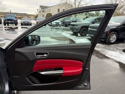 Used 2019 Acura TLX 3.5L Technology Pkg w/A-Spec P image 29