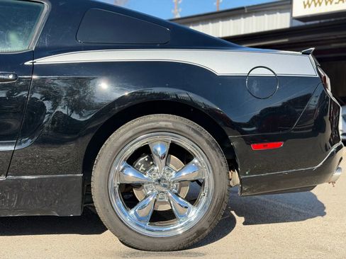 Used 2010 Ford Mustang GT image 26