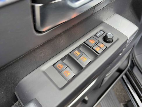 Used 2022 Toyota Tundra Platinum image 15