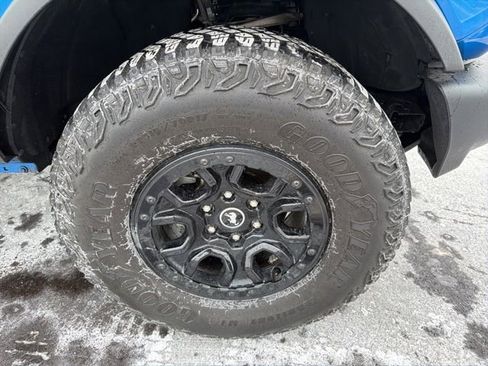 Used 2022 Ford Bronco Wildtrak image 2