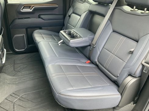 Used 2022 Chevrolet Silverado 1500 High Country w/ High Country Premium Package AWD/4WD image 40