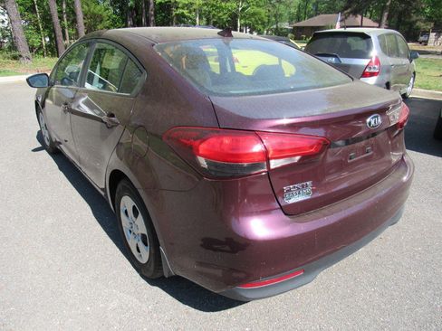 Used 2017 Kia Forte LX FWD image 5