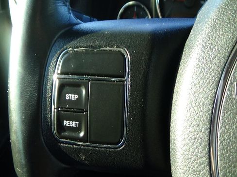Used 2017 Jeep Wrangler Unlimited Sahara w/ Dual Top Group AWD/4WD image 17