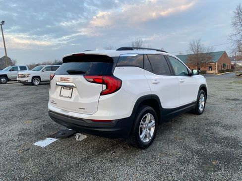 Used 2021 GMC Terrain SLE w/ Driver Convenience Package image 3