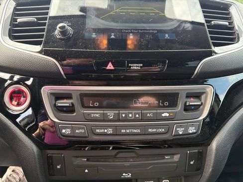 Used 2021 Honda Pilot Touring image 21