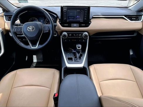 Used 2022 Toyota RAV4 XLE Premium AWD/4WD image 21