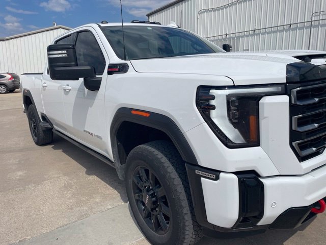 Used 2025 GMC Sierra 2500 AT4 w/ AT4 Premium Plus Package AWD/4WD image 4