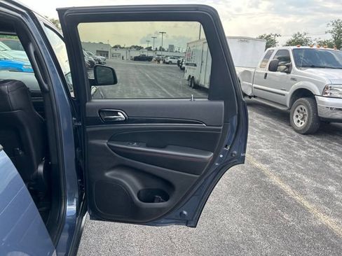 Used 2019 Jeep Grand Cherokee Trailhawk w/ Trailhawk Luxury Group AWD/4WD image 18