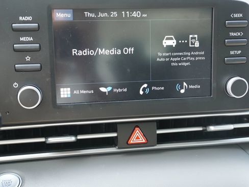 Used 2025 Hyundai Elantra Hybrid FWD image 22