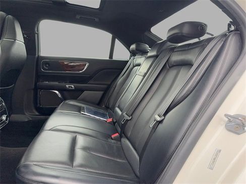 Used 2018 Lincoln Continental Reserve image 20