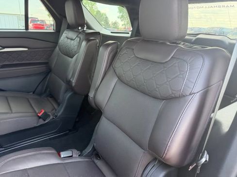 Used 2025 Ford Explorer Platinum w/ LUX Leather Package AWD/4WD image 13