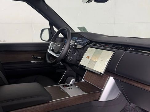 New 2026 Land Rover Range Rover SE image 19