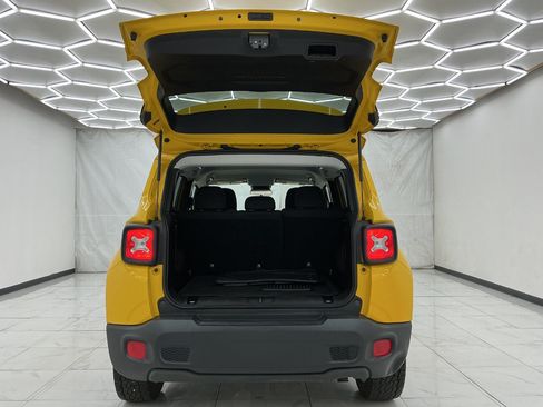 Used 2017 Jeep Renegade Latitude w/ Cold Weather Group AWD/4WD image 42