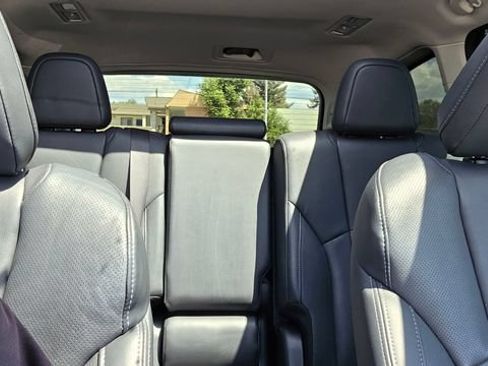 Used 2023 Subaru Ascent Limited w/ Technology Package AWD/4WD image 29