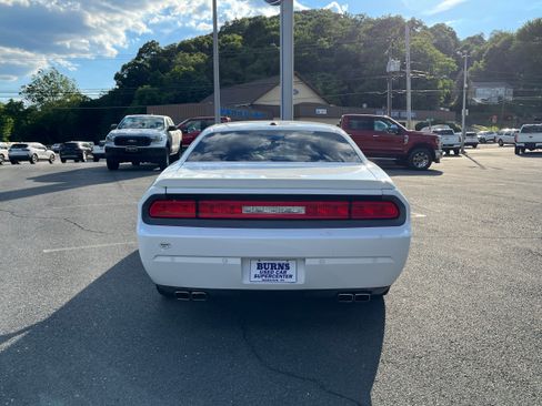 Used 2013 Dodge Challenger R/T RWD image 6