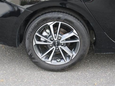 Used 2023 Kia Forte LXS image 9