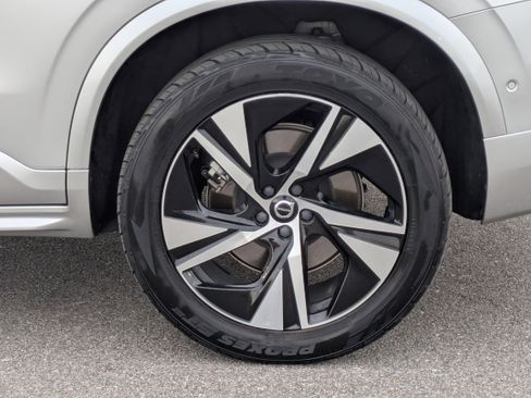 Used 2022 Volvo XC90 T8 R-Design w/ Advanced Package image 9