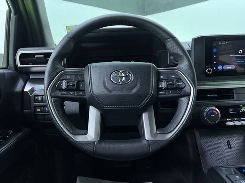 Used 2026 Toyota 4Runner SR5 AWD/4WD image 19