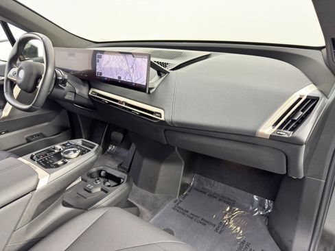 Used 2022 BMW iX xDrive50 w/ Premium Package image 14